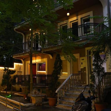 City Park Hostel Priştine Dış mekan fotoğraf