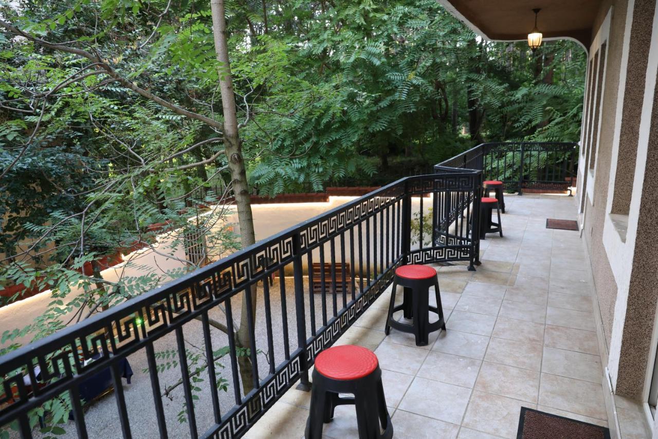 City Park Hostel Priştine Dış mekan fotoğraf
