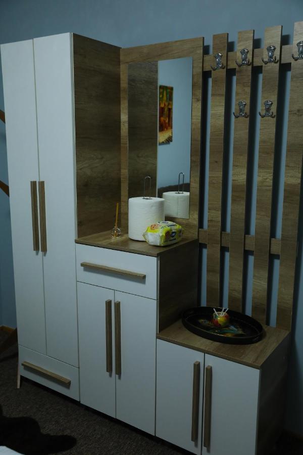 City Park Hostel Priştine Dış mekan fotoğraf