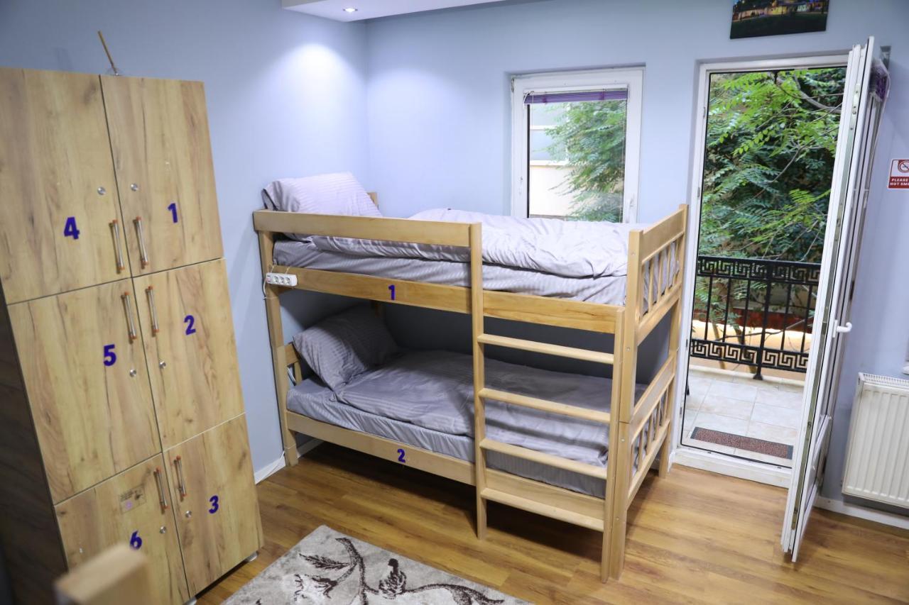 City Park Hostel Priştine Dış mekan fotoğraf