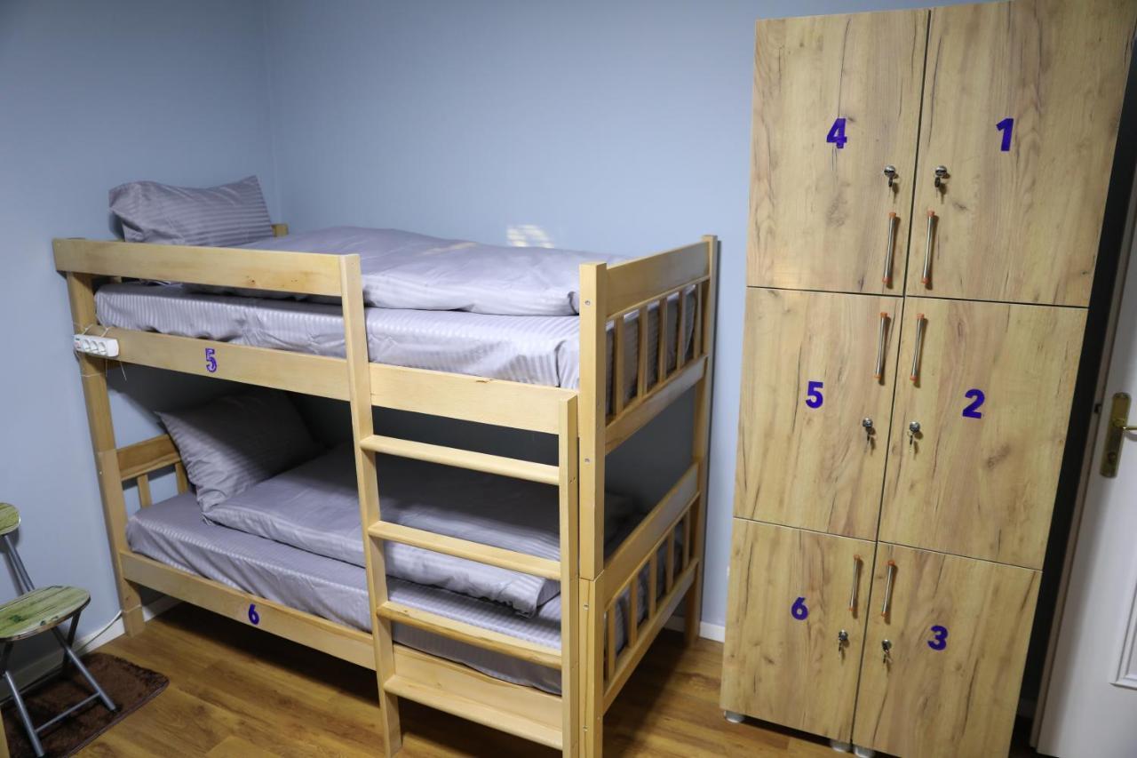 City Park Hostel Priştine Dış mekan fotoğraf
