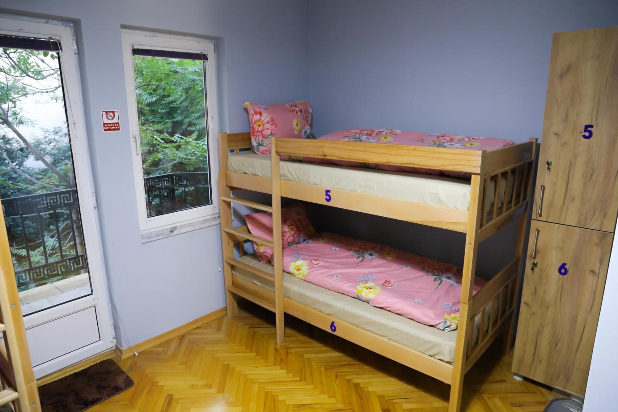 City Park Hostel Priştine Dış mekan fotoğraf